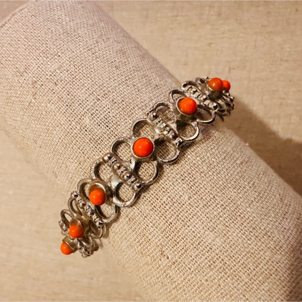 Vintage Silver Coral Bracelet - Picture 4 of 6